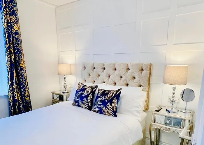 Double Room With Private Bathroom 16 Havelock Street - 6 Blackpool